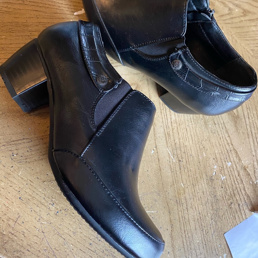 Women’s booties